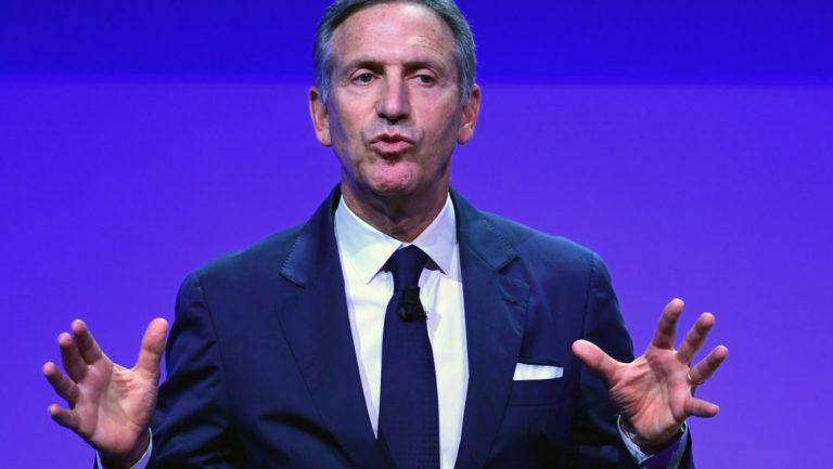 Etats-Unis: l&rsquo;ex-patron de Starbucks veut défier Trump à la prochaine présidentielle
