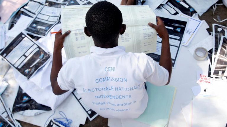 la correspondante de RFI privée d&rsquo;accréditation, réception coupée dans tout le pays