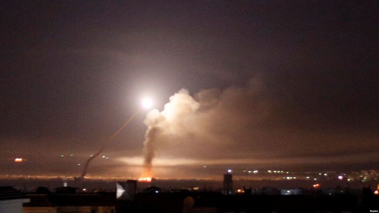 Israël dit avoir frappé des cibles du régime syrien et de l&rsquo;Iran en Syrie