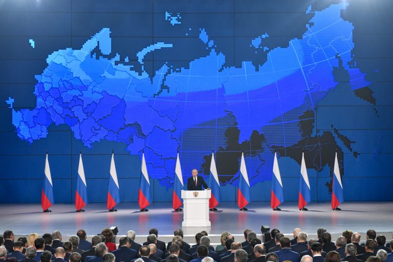 Poutine menace de déployer ses nouveaux missiles contre les Occidentaux