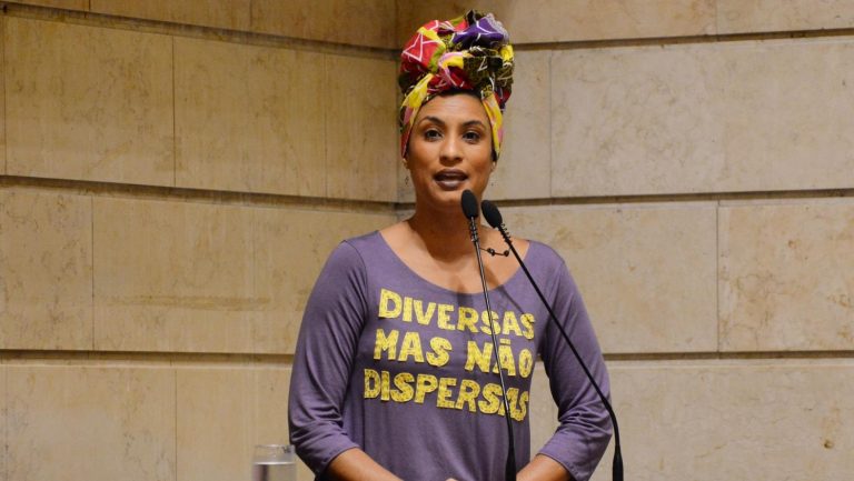 Brésil: deux policiers arrêtés pour l&rsquo;assassinat de l&rsquo;élue noire Marielle Franco (médias)