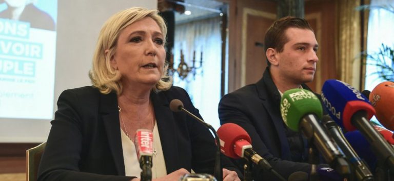 Le Pen fustige Macron et défend son bilan européen « fantastique »