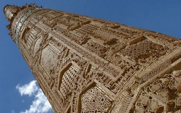 Afghanistan: le minaret classé à l&rsquo;Unesco sauvé des eaux