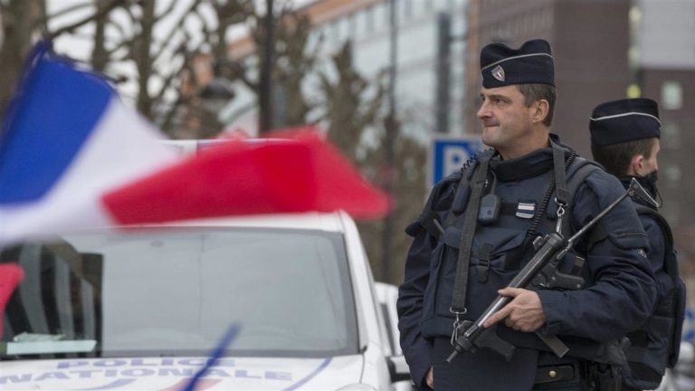 Attentat déjoué en France: les suspects avaient fait un repérage devant l&rsquo;Elysée