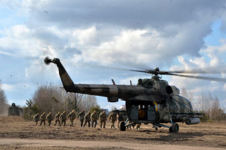 Ukraine: quatre militaires tués dans un crash d&rsquo;hélicoptère