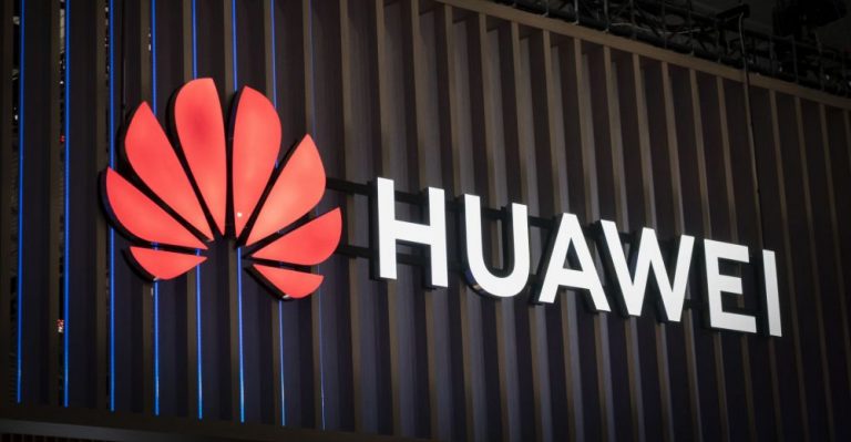 Chine-USA: la guerre des mots fait rage autour de Huawei