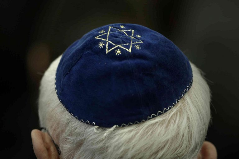 Allemagne: une kippa à découper dans Bild pour combattre l&rsquo;antisémitsme