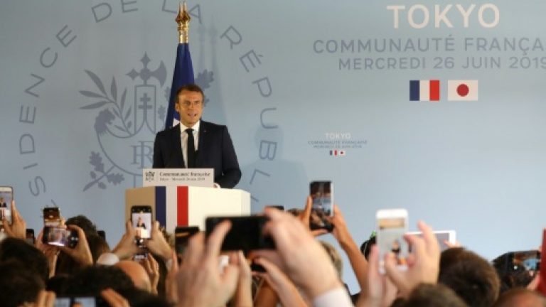 Macron à Tokyo: « nous tenons beaucoup » à l&rsquo;alliance Renault-Nissan