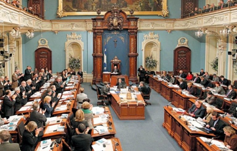 Québec: adoption d&rsquo;un projet de loi controversé sur l&rsquo;immigration