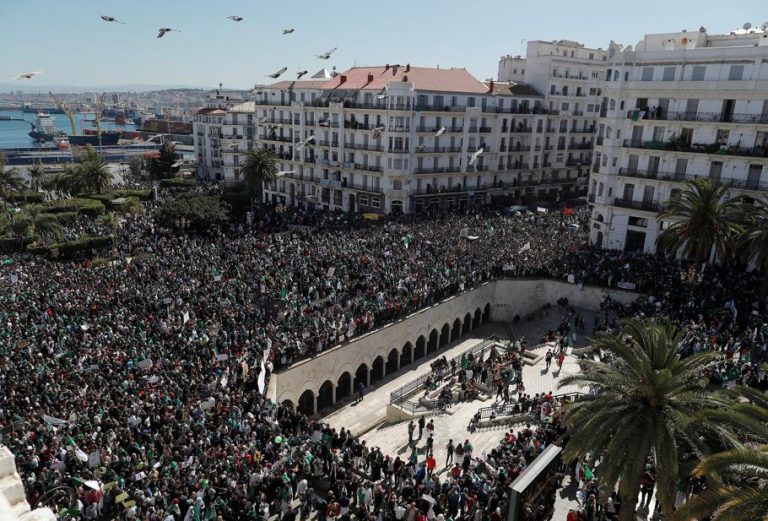 « La Casa del Mouradia », quand un chant de supporters devient l&rsquo;hymne des manifestants algériens