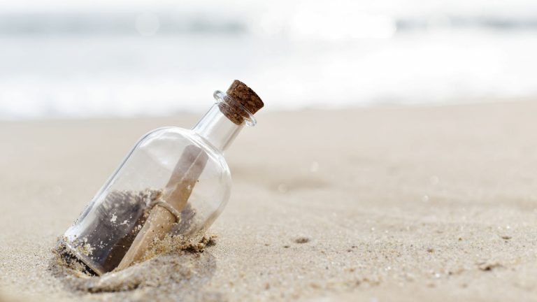 Une bouteille à la mer retrouvée en Australie un demi-siècle après