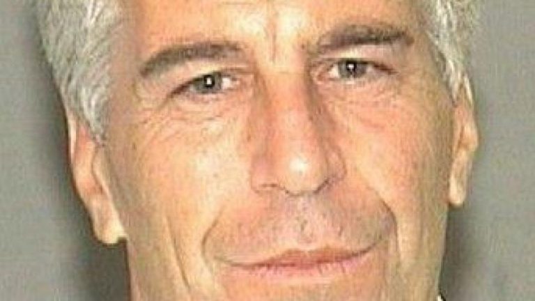 Le milliardaire Jeffrey Epstein retrouvé blessé dans sa cellule