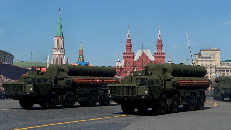 La livraison de missiles russes S-400 à la Turquie « a commencé » vendredi