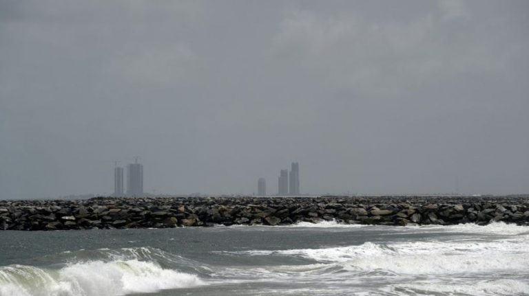 Lagos, l&rsquo;une des villes les plus dynamiques du monde, s&rsquo;enfonce dans les eaux