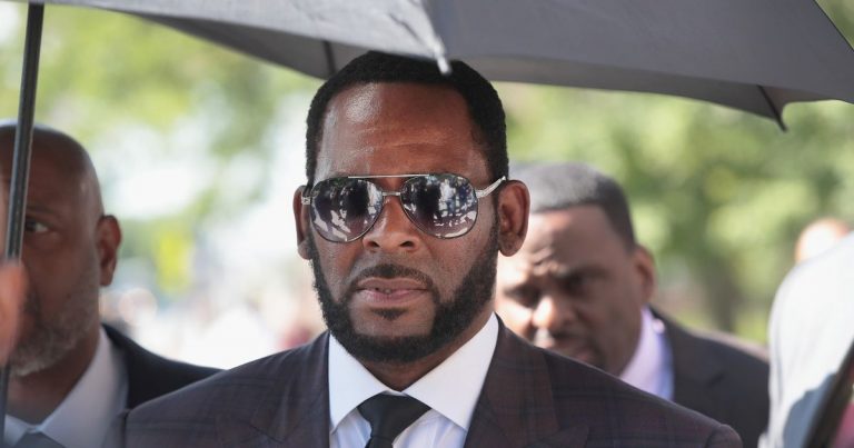 R. Kelly arrêté sur des accusations de pornographie infantile