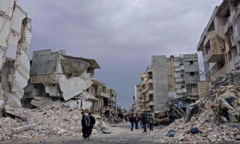 Syrie: 19 morts dans des raids russes sur un marché du nord-ouest