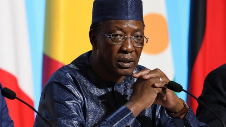 Tchad: Deby révoque l&rsquo;influent sultan du Ouaddai