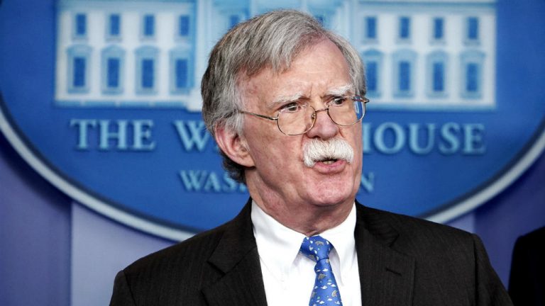 Bolton, conseiller de Trump, en Ukraine pour rencontrer le président Zelensky