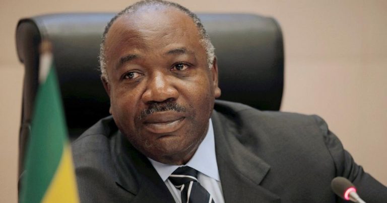 Gabon: le président Bongo à une cérémonie 10 mois après son AVC