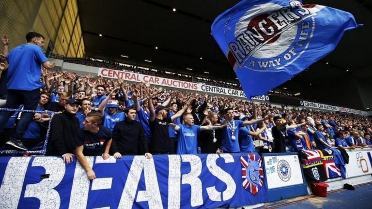 Ligue Europa: les Glasgow Rangers sanctionnés pour des actes racistes de leurs supporters