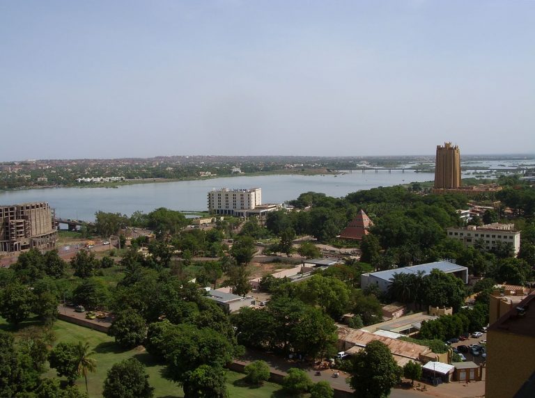 Effondrement d&rsquo;un immeuble: les recherches se poursuivent à Bamako