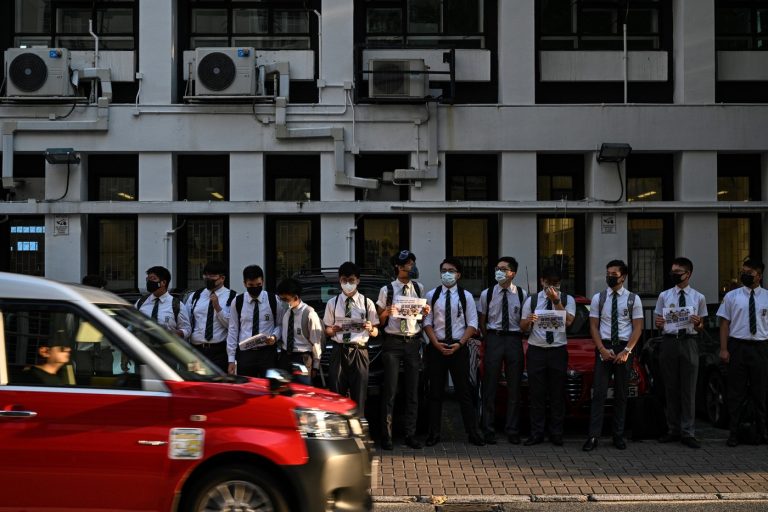 A Hong Kong, les élèves du secondaire se mobilisent avec des « chaînes humaines »