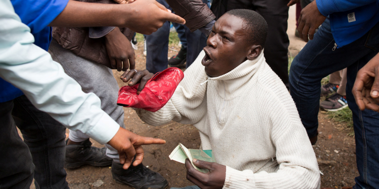Violences xénophobes: l&rsquo;Afrique du Sud ferme temporairement son ambassade au Nigeria
